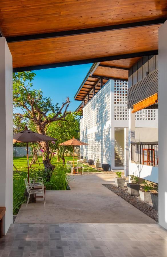 Hotel The Riviera Champasak Exterior foto