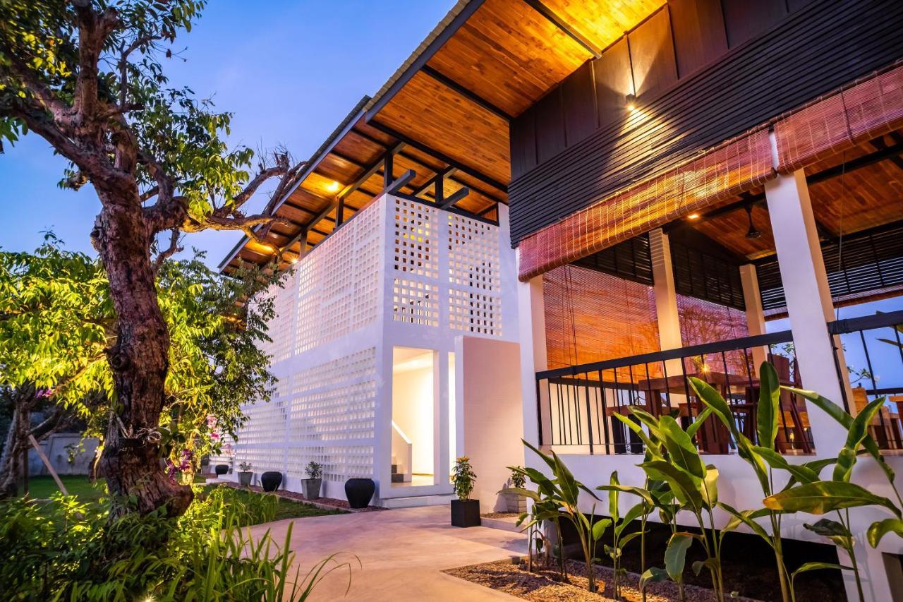 Hotel The Riviera Champasak Exterior foto